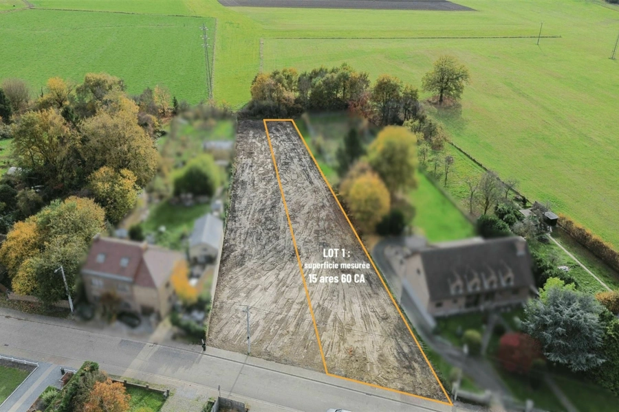 Terrain plat orienté SUD de +/- 15 ares SPY