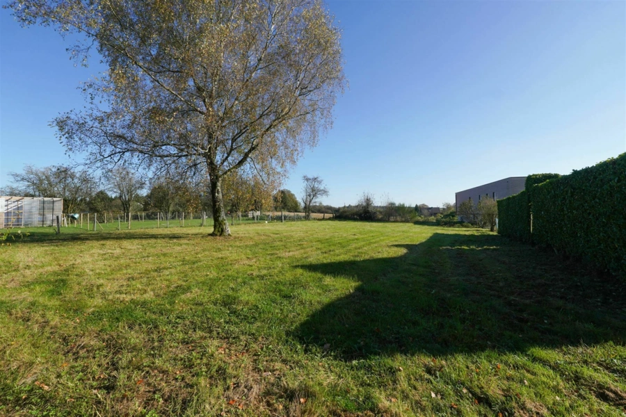 Terrain batissable de +/- 8 ares 50 CA - CALME ABSOLU