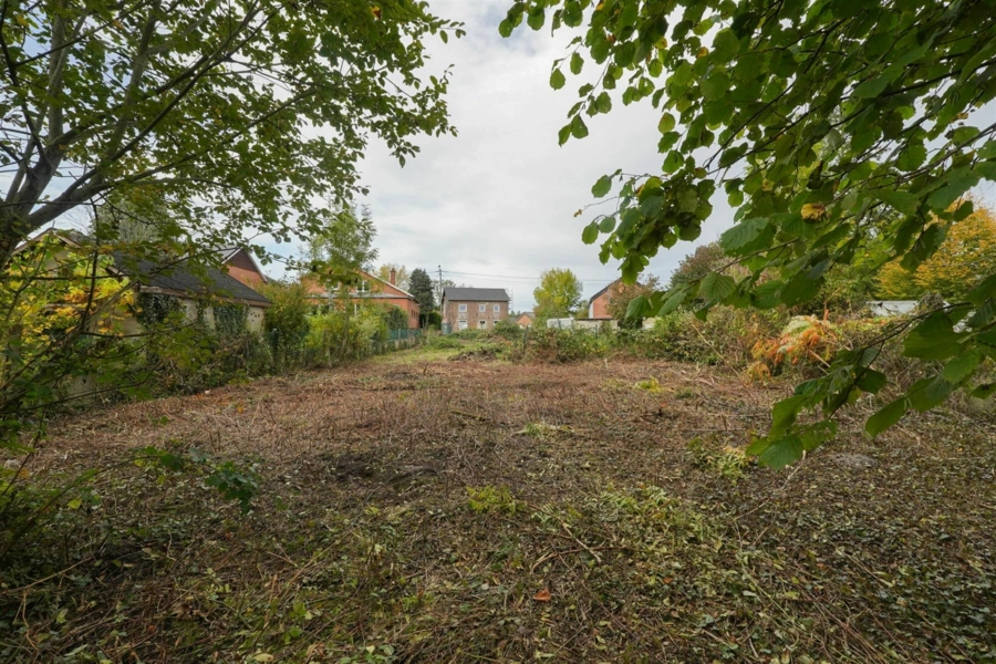 Terrain à bâtir de +/-8 ares orienté SUD et permis octroyé