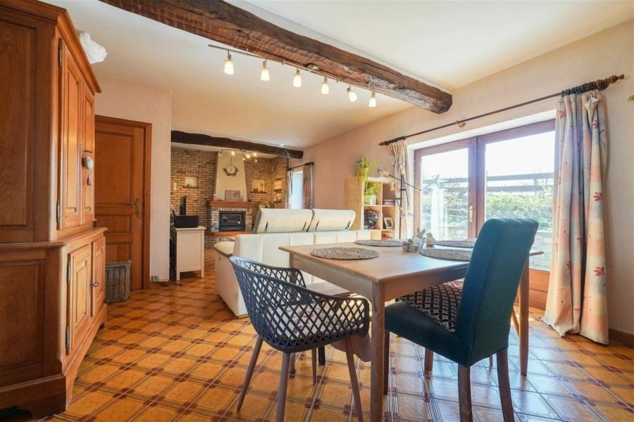 Fermette en pierre 3/4 CH vue dégagée sur la campagne