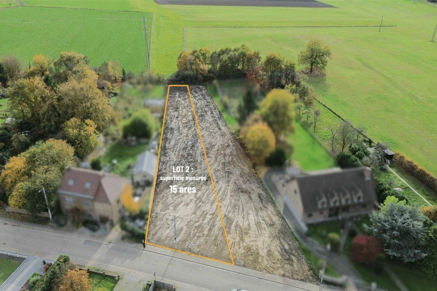 Beau terrain de 15 ares libre de constructeur à Spy 