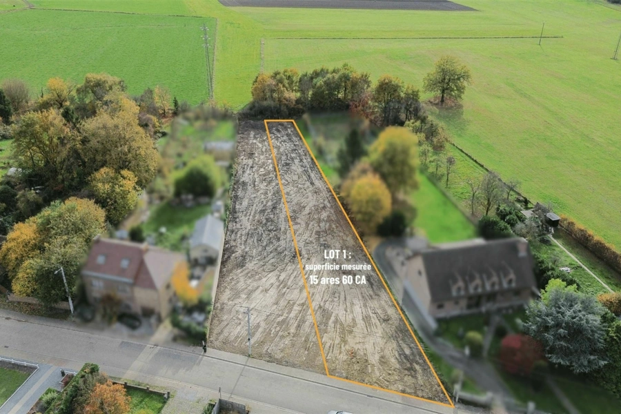 Terrain plat orienté SUD de +/- 15 ares à SPY