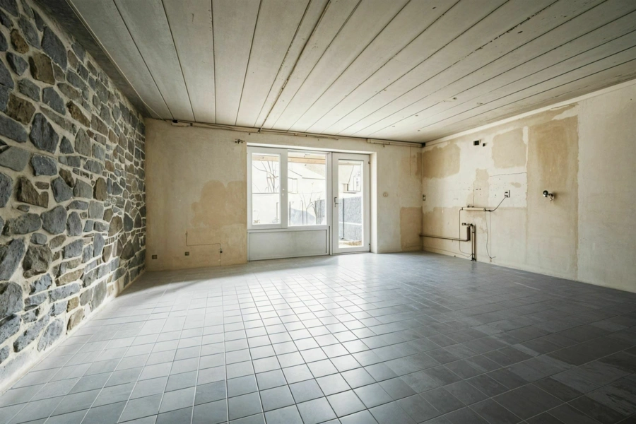 Appartement à rénover avec jardin privatif à Saint-Servais 