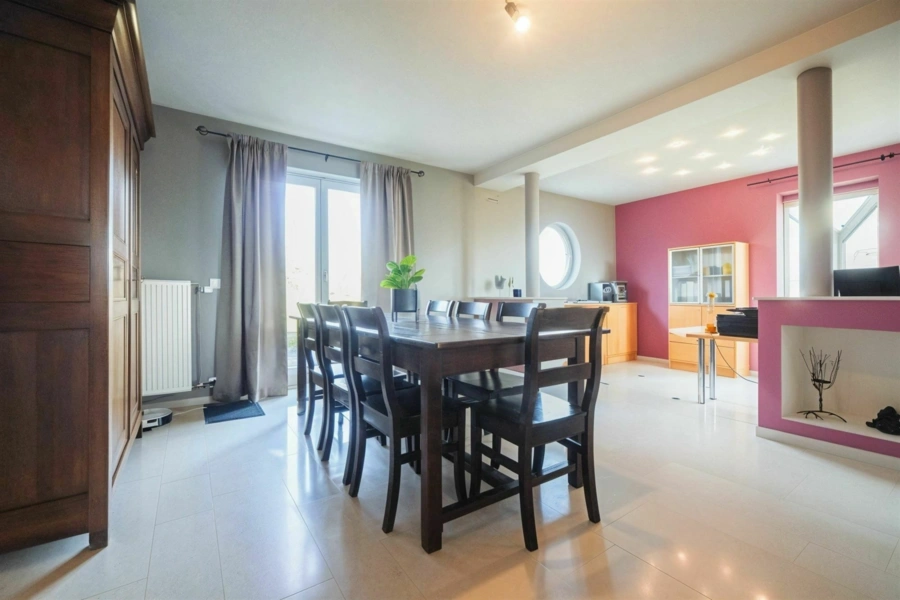 Spacieuse maison familliale 4 CH avec espace pro 