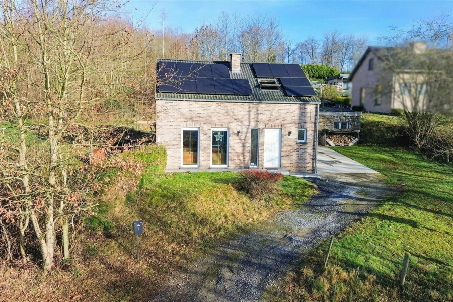 Villa 3 CH SANS TRAVAUX avec garage/ atelier 60m2 