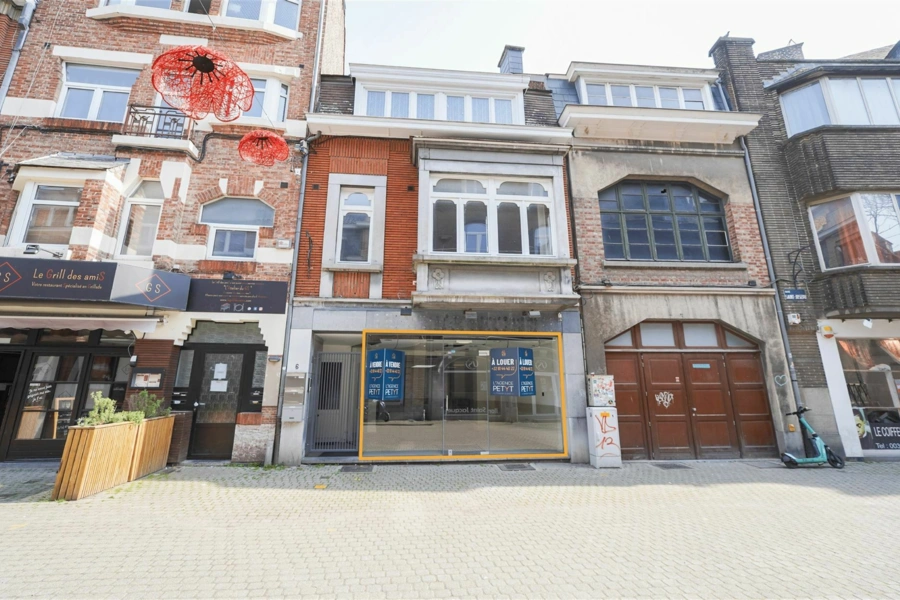 Rdc commercial dans le centre-ville - Proche Caméo