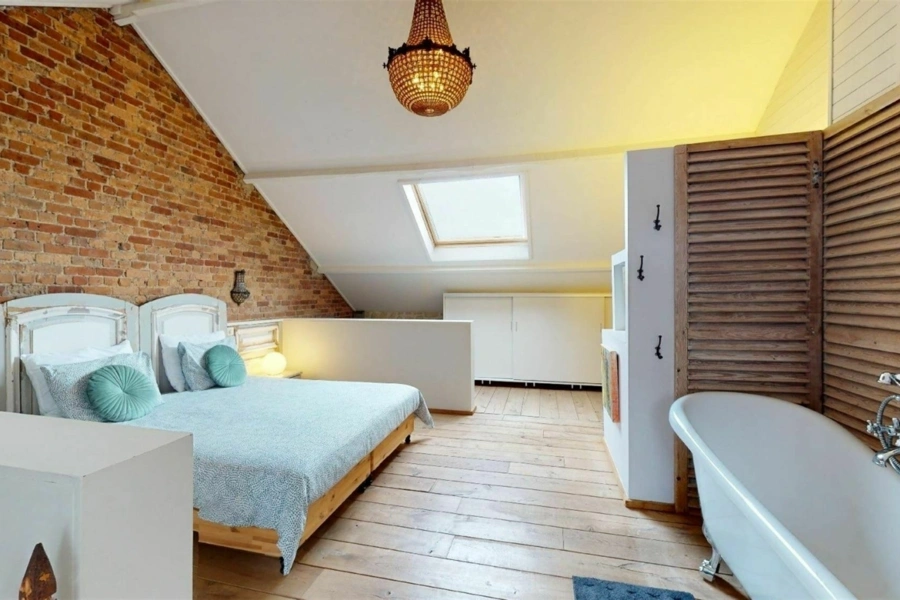 Site d'exception avec loft, salle polyvalente et entrepôts