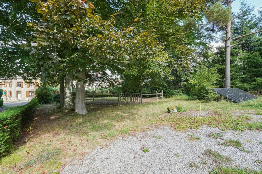 Terrain à bâtir plein SUD dans un cadre verdoyant