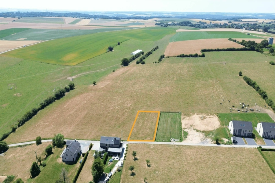 Magnifique terrain plat de ± 11 ares avec permis à Dorinne