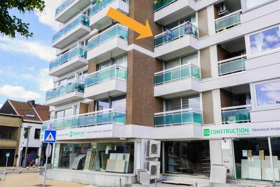 Appartement 1 CH à rénover avec terrasses face à la gare