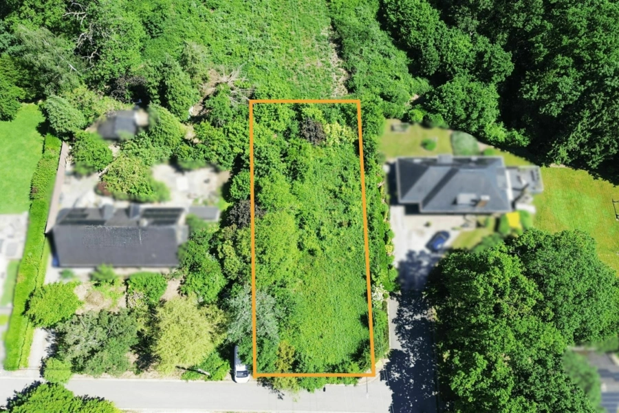 Terrain ± 9 ares plat plein sud - quartier résidentiel calme