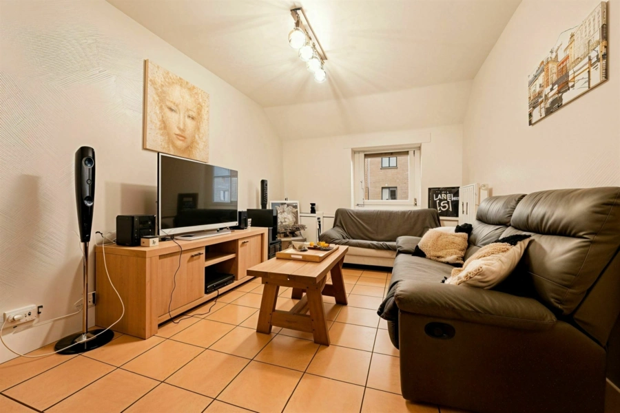 Appartement 1 Ch avec grenier aménageable centre BEAURAING 