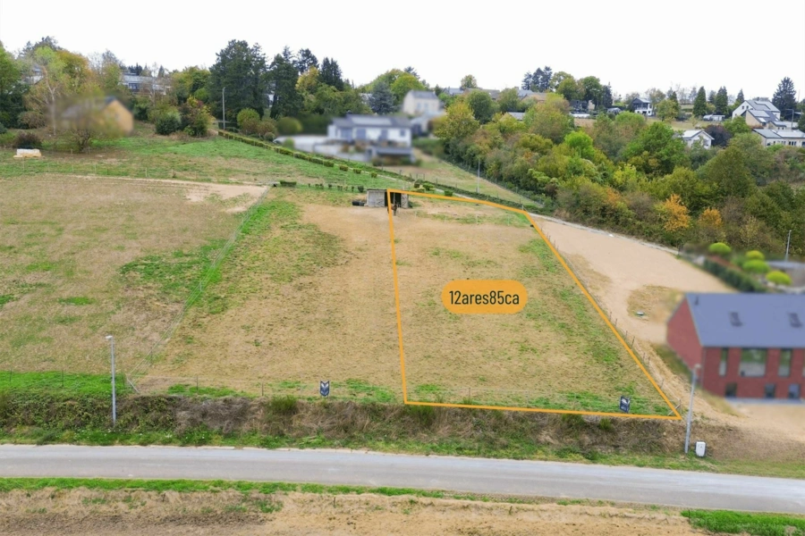 Terrain batissable TOP vue sur la CAMPAGNE LISOGNE