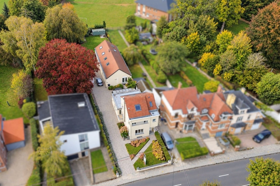 Ensemble immobilier - Maison + Immeuble 6 kots + espaces pro.
