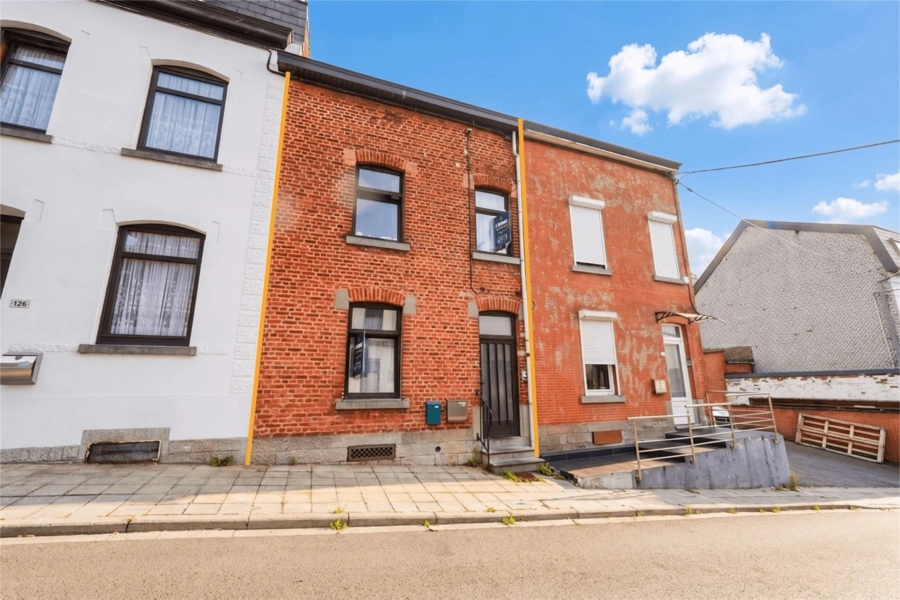 Maison 5 CH de ± 140 m² avec jardin, à rénover 