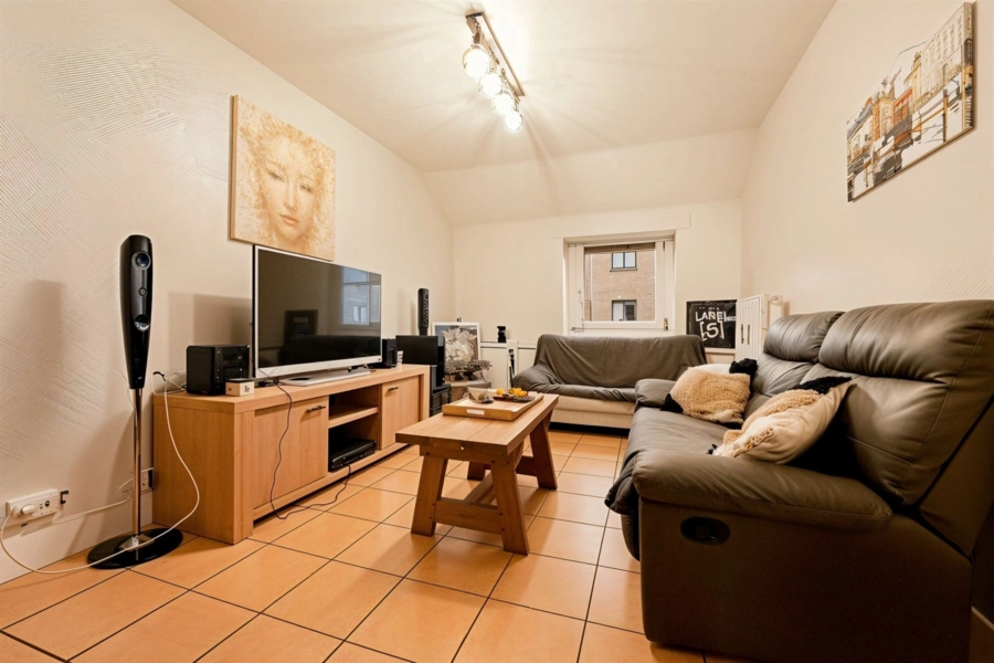 Appartement 1 Ch avec grenier aménageable centre BEAURAING 